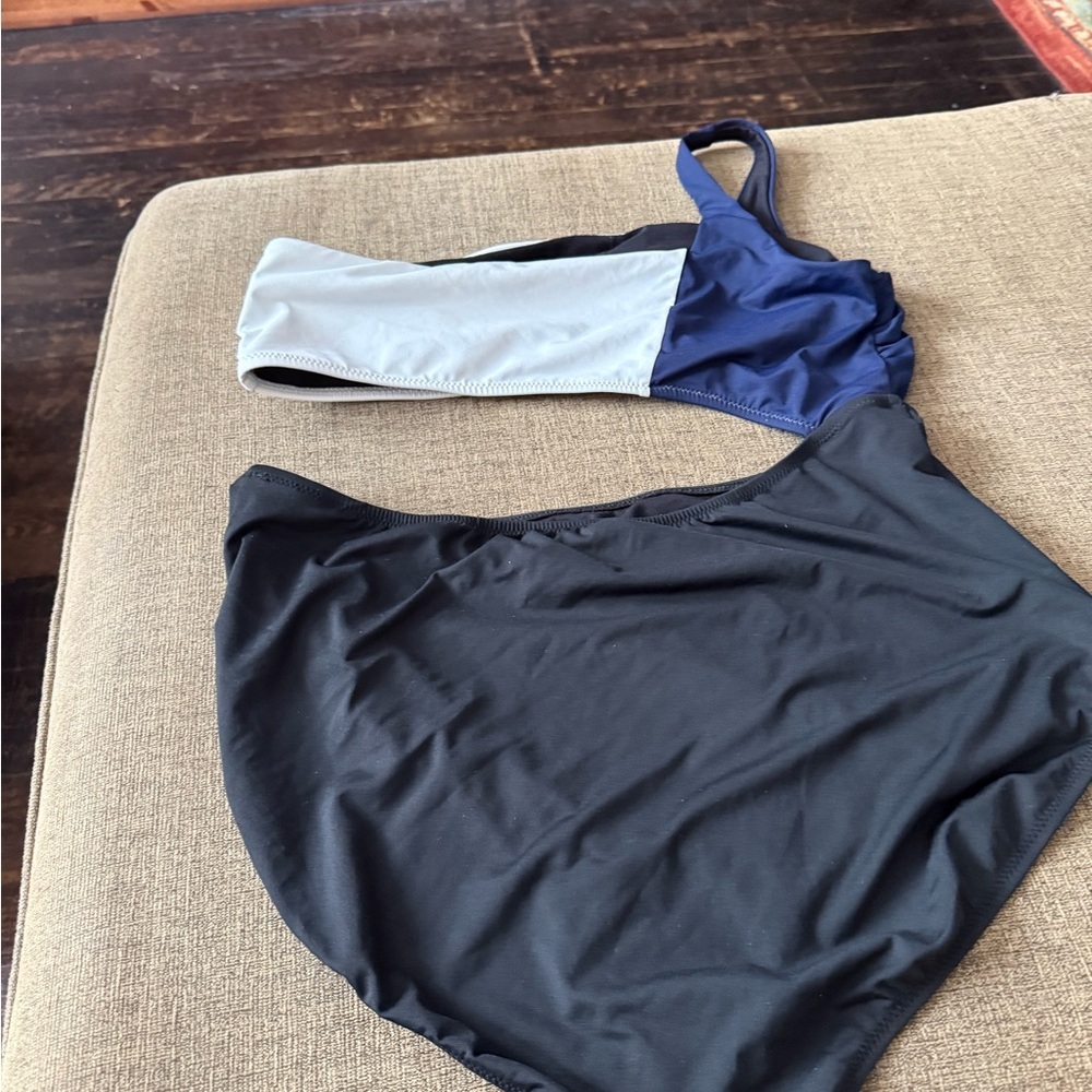 NWOT Athleta Black Blue and White Swimsuit - Picture 3 of 5
